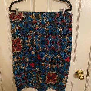 Super cute lularoe Cassie skirt. No flaws. Smoke free home.